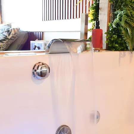 Romance&tentation-balneo 2 Places 公寓 卡尔克富